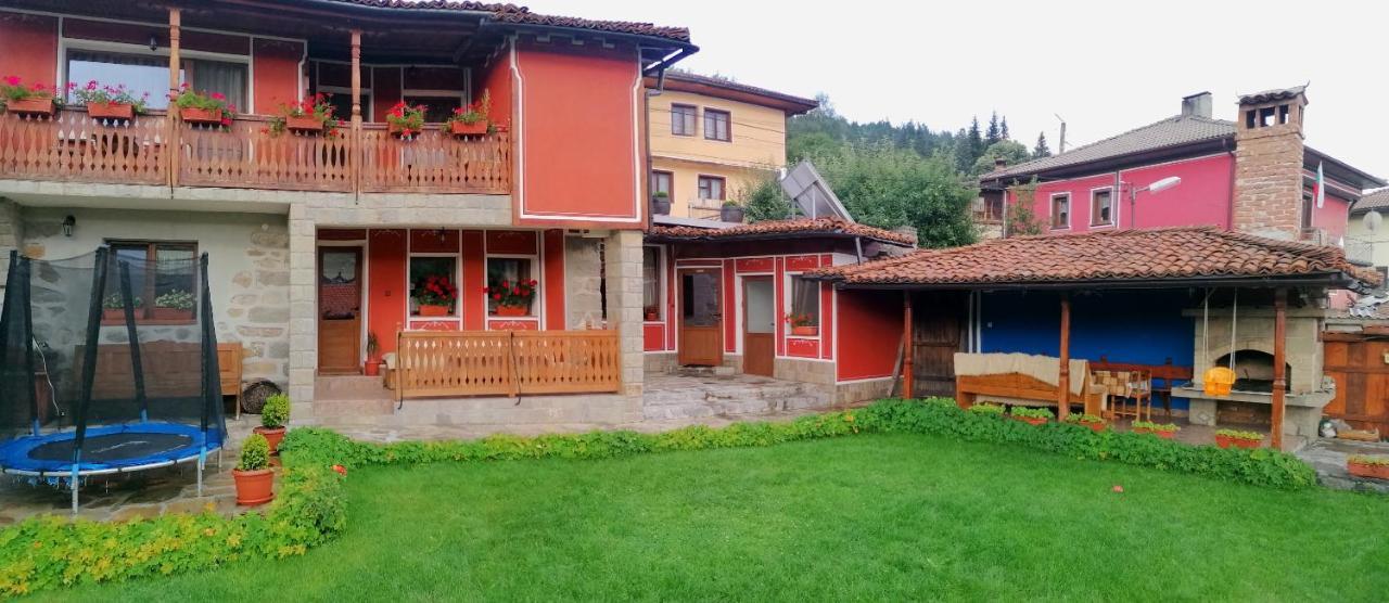 Радкината Къща Hotel โคปริฟชทิทซา ภายนอก รูปภาพ